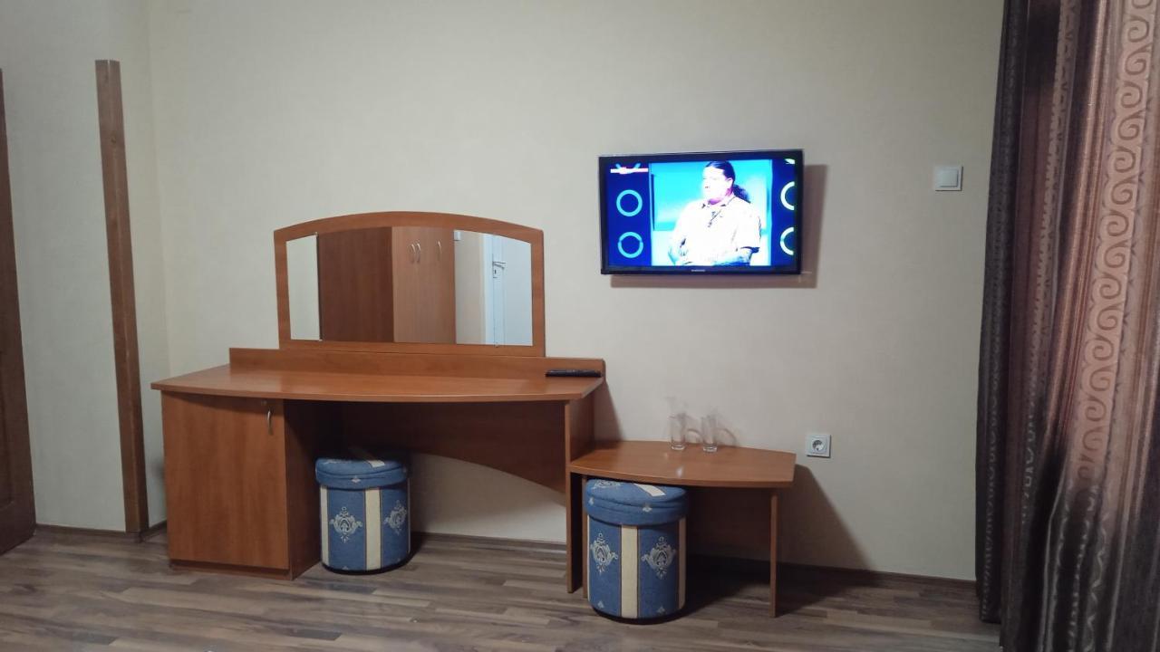 Семеен Хотел Национал Mineralni Bani Exteriér fotografie