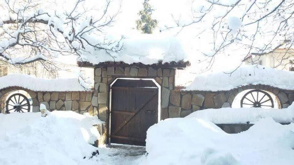 Семеен Хотел Национал Mineralni Bani Exteriér fotografie